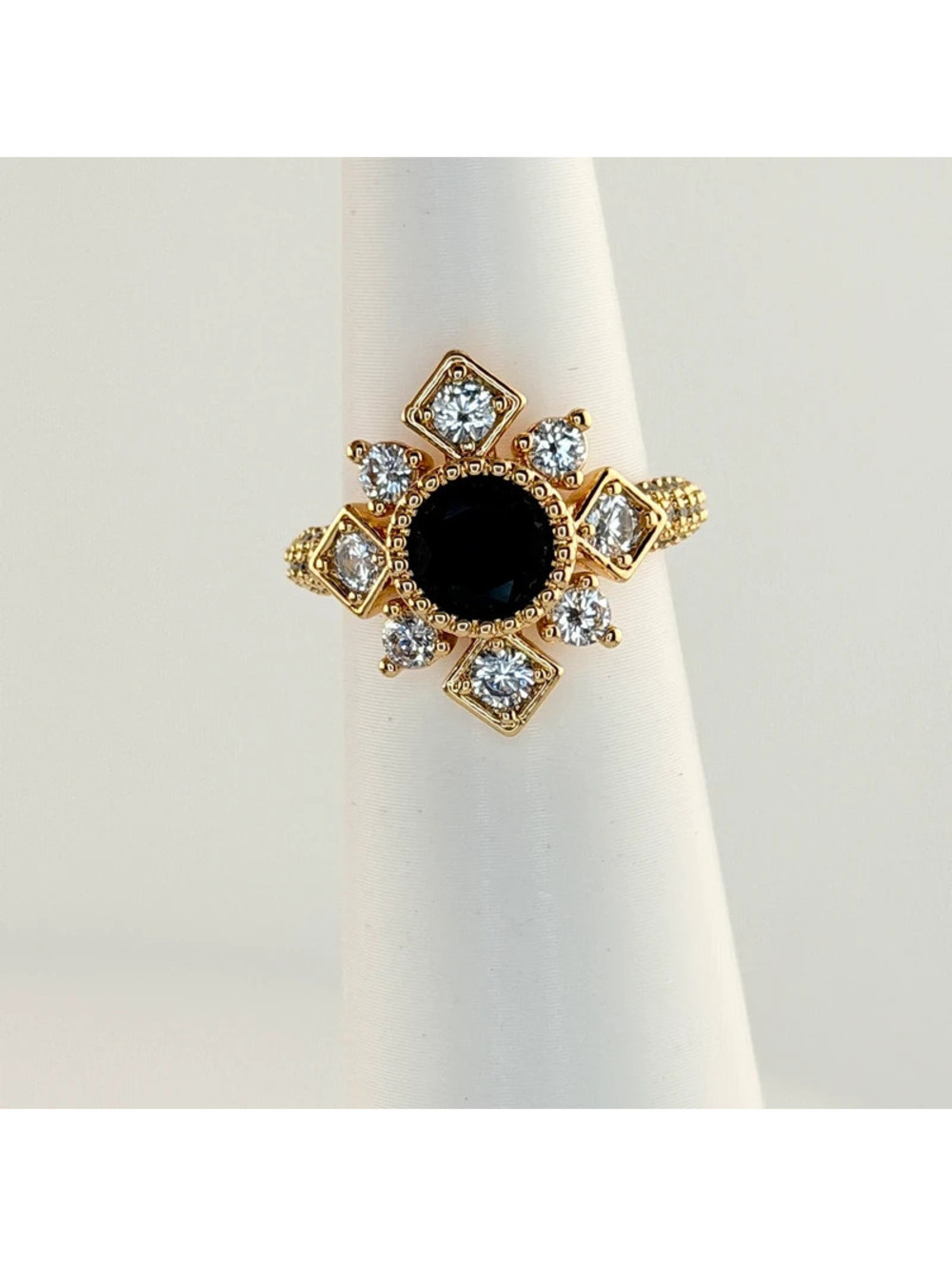 Bomb Party Sz 5 “Snowflake Diva” Black Onyx on Yellow Gold RG45599